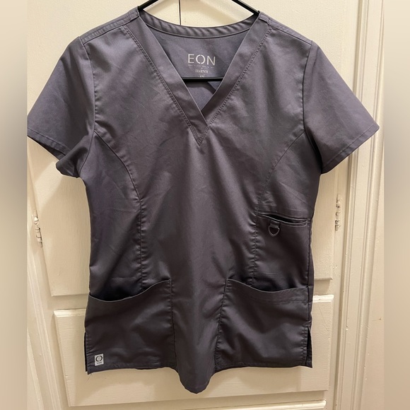 EON by Maevn grey scrub set. Size X-Small. Gently used condition. - Picture 2 of 9